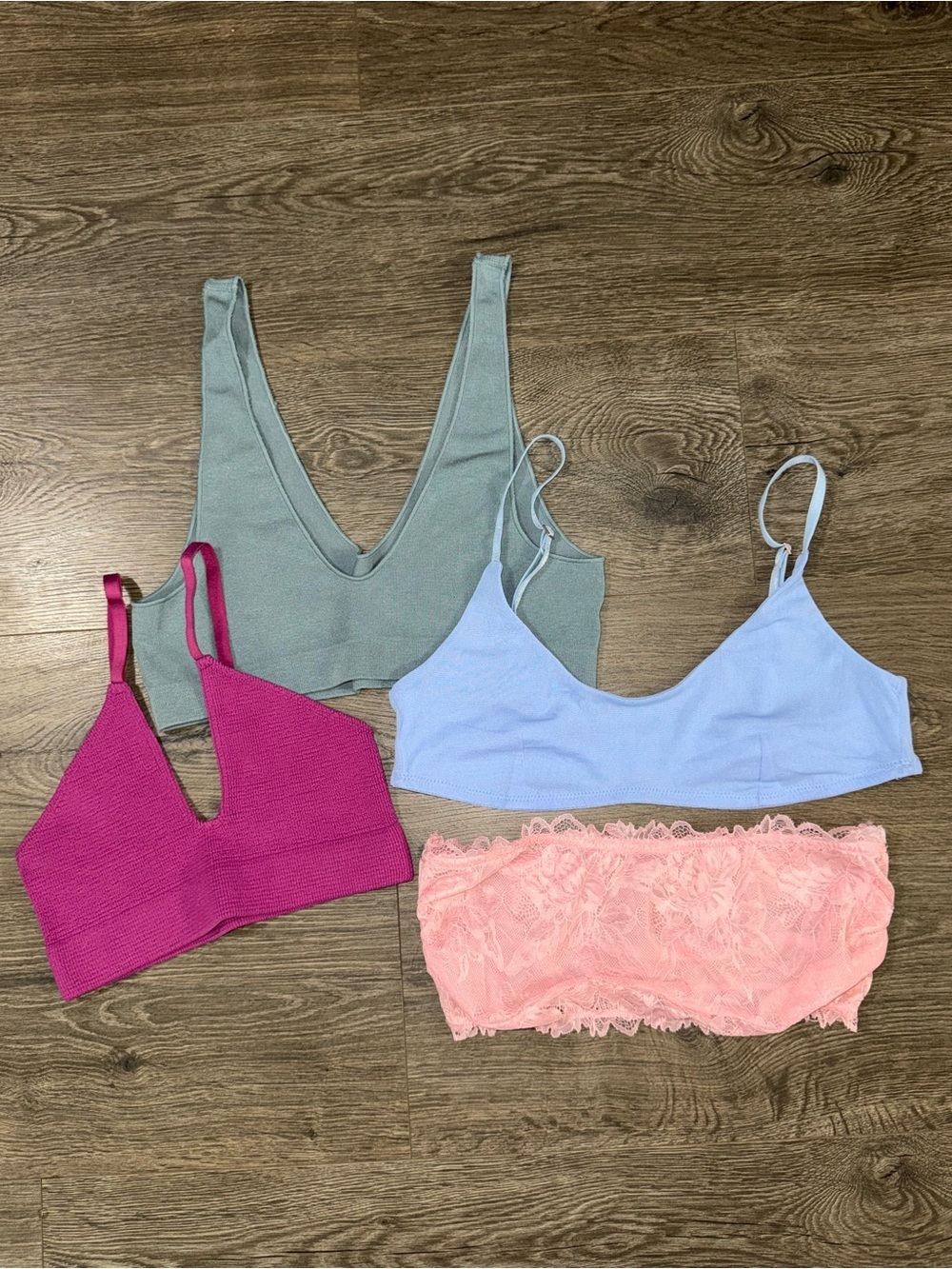 *NWOT*BUNDLE OF 4!* Free People Bra Bundle Size M/L